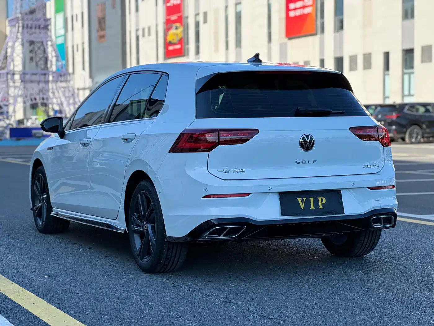 Volkswagen Golf 2024 280TSI DSG R-Line 50th Anniversary Edition фото 6