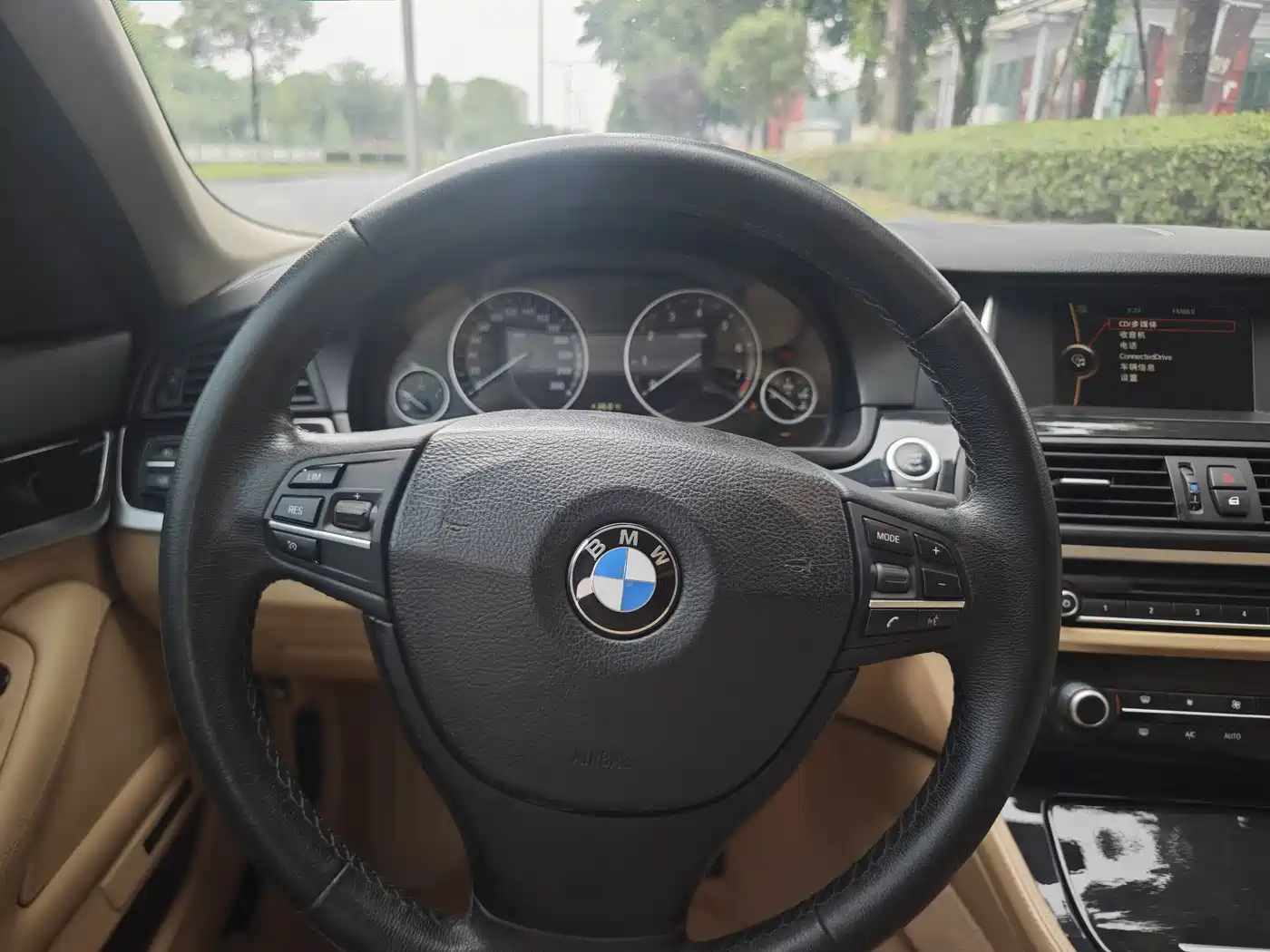 BMW 5 Series 2014 520Li Elegance фото 4