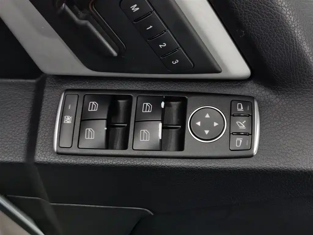 Mercedes-Benz GLK-Class 2013 GLK 300 4MATIC Dynamic Sunroof фото 9