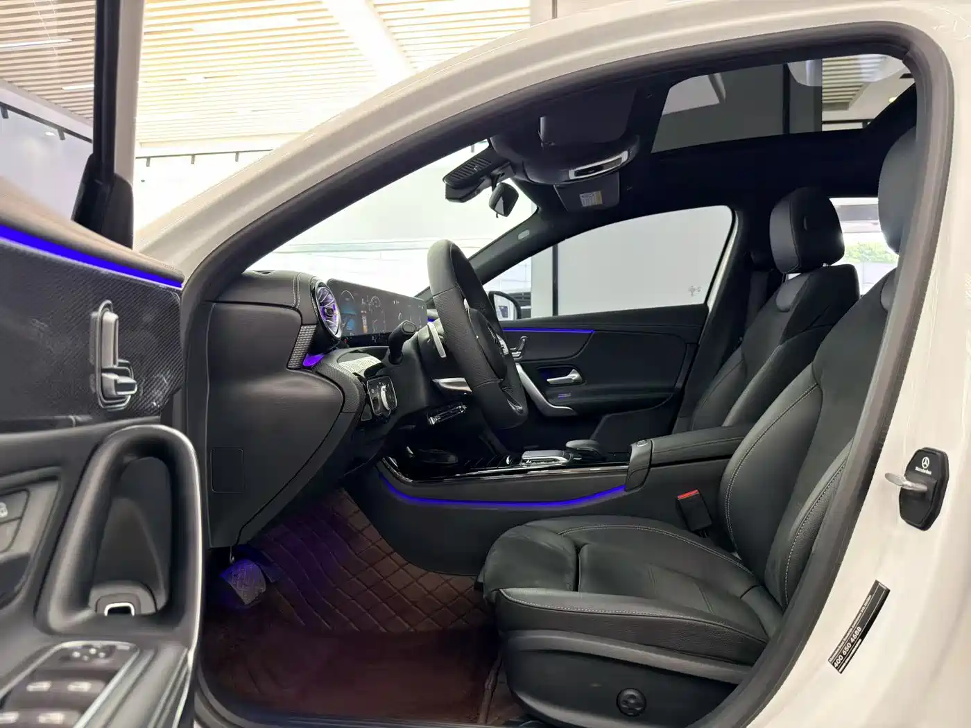 Mercedes-Benz A-Class 2022 Facelift III A 200 L Sport Sedan Fashion фото 6