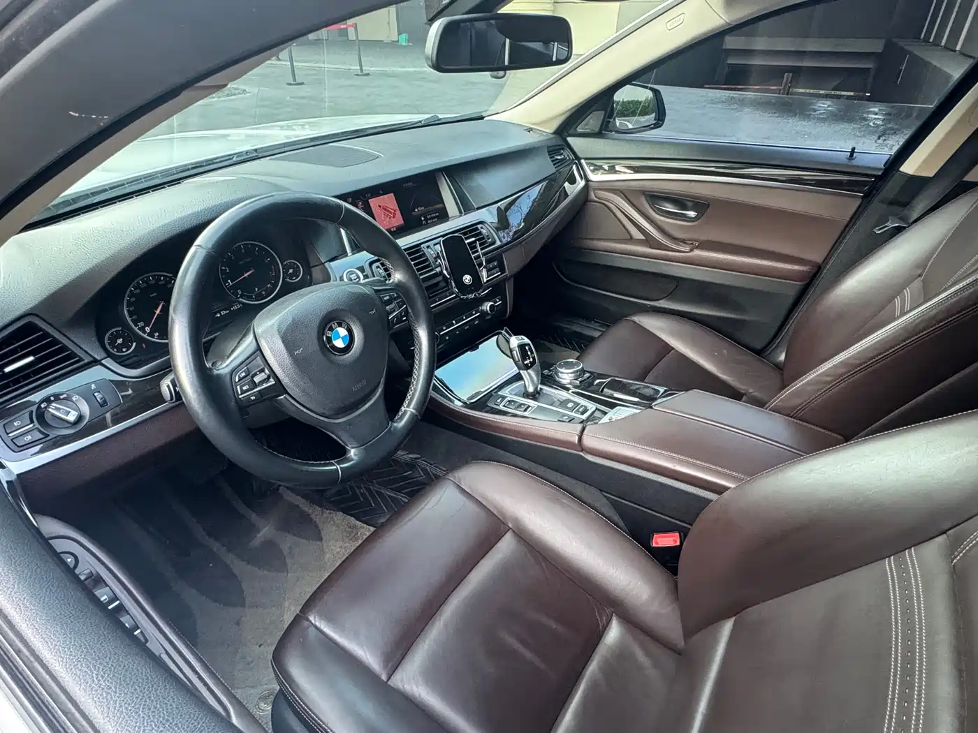 BMW 5 Series 2014 525Li Luxury Design Package фото 8
