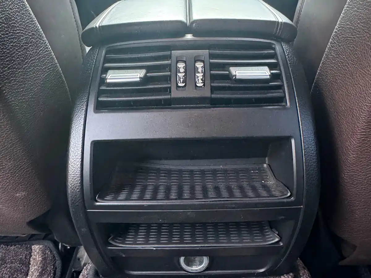 BMW 5 Series 2014 525Li Luxury Design Package фото 14