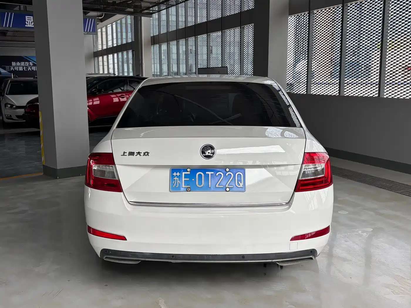 Škoda Octavia 2016 1.6L Automatic Smart Edition фото 12