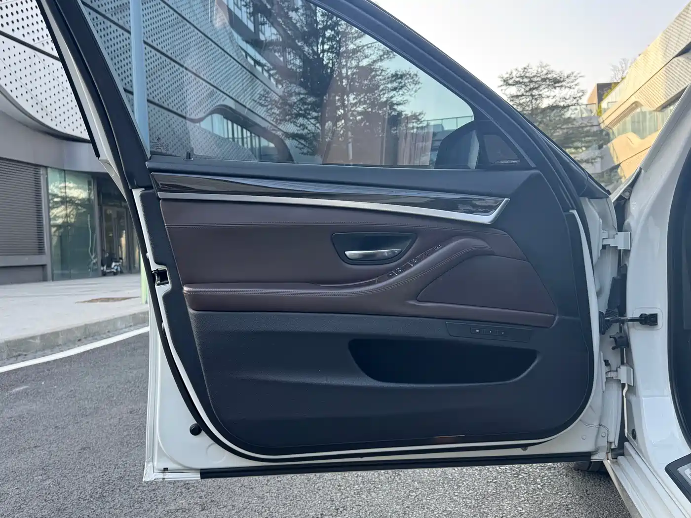 BMW 5 Series 2014 525Li Luxury Design Package фото 10