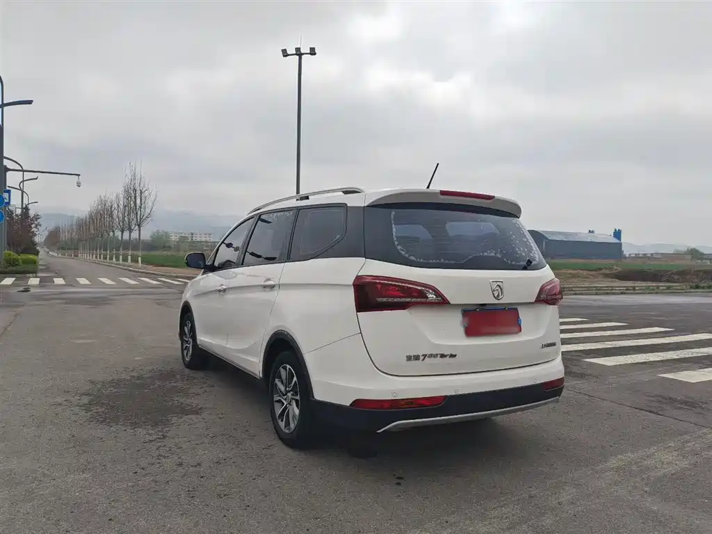 Baojun 730 2020 2019 1.5T CVT Fashion Edition 7-Seater China VI