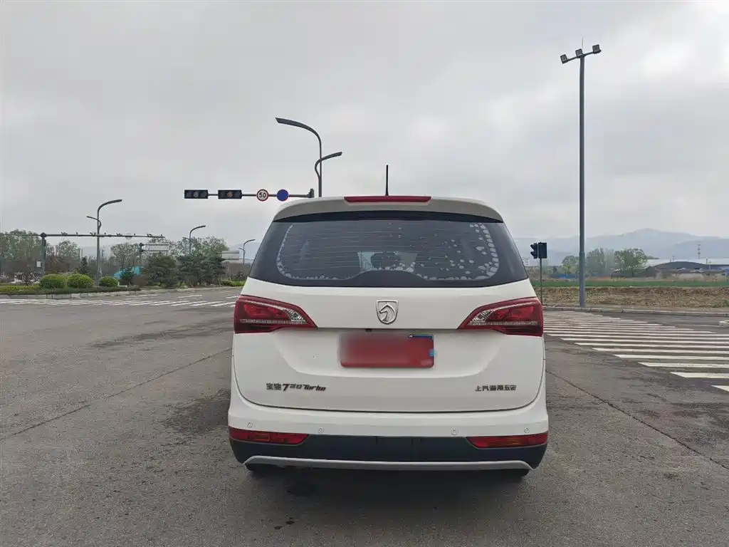Baojun 730 2020 2019 1.5T CVT Fashion Edition 7-Seater China VI