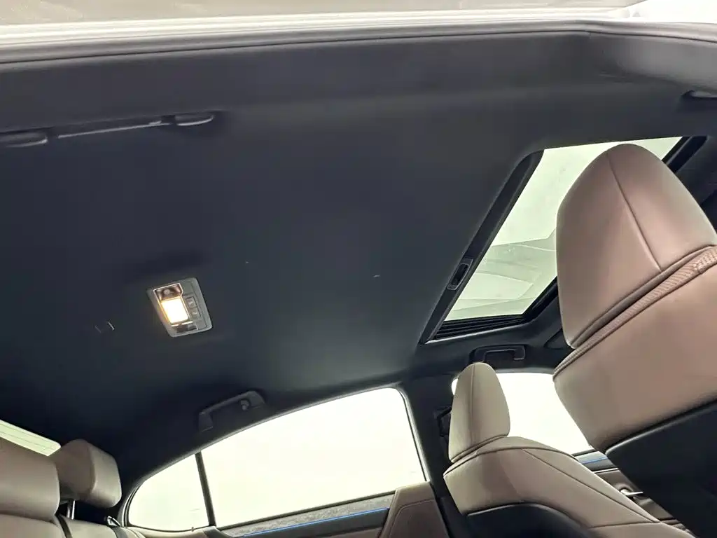 Lexus ES 2025 2025 300h Ultimate Edition