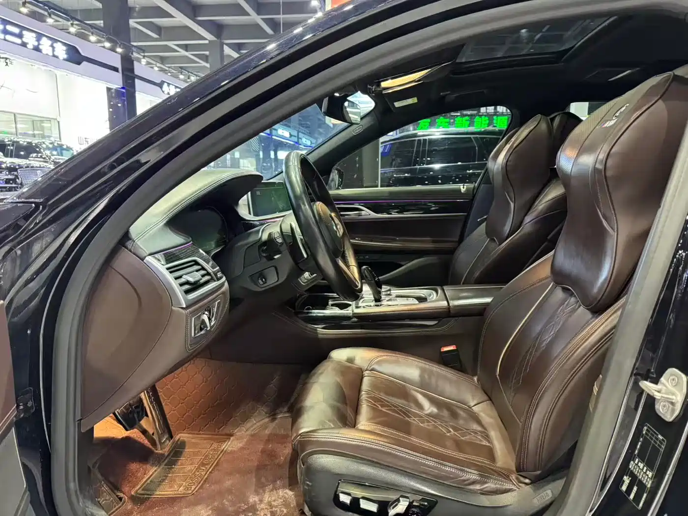 BMW 7 Series 2021 Model 730Li M Sport Package фото 6