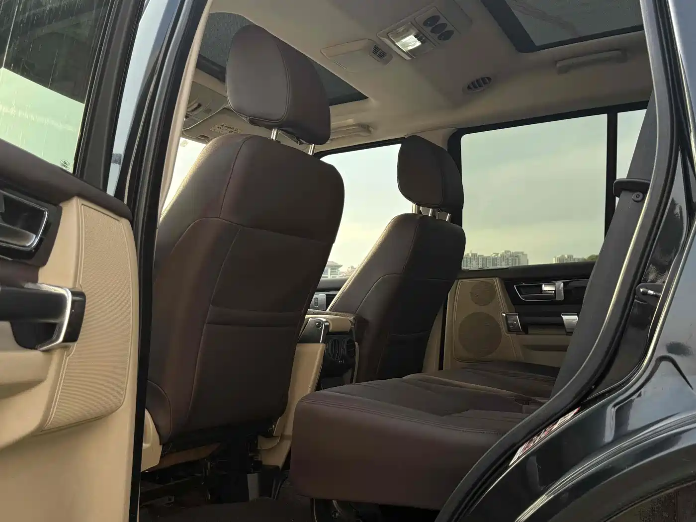 Land Rover Discovery 2010 3.0TDV6 HSE Diesel фото 5