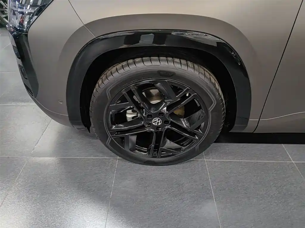 Volkswagen Teramont 2025 Teramont Pro 450TSI 4WD Summit Edition фото 23