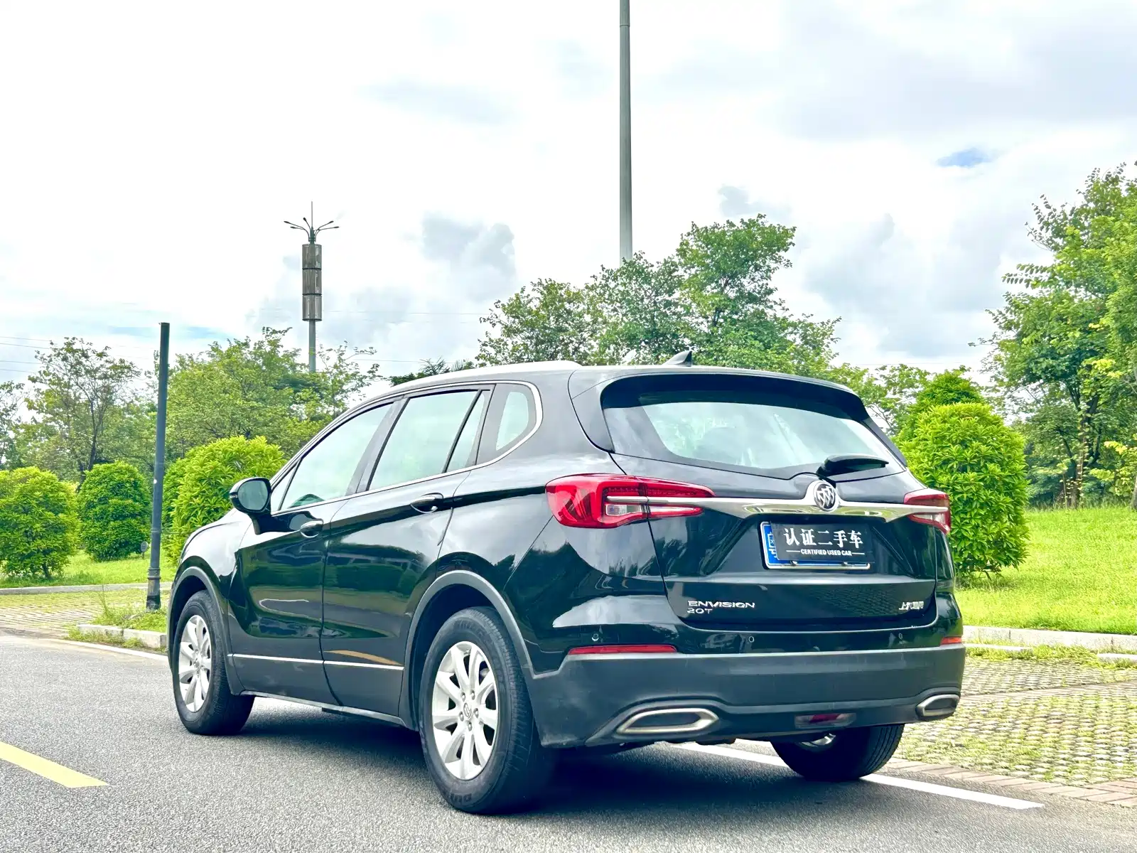 Photo 8 - Buick Envision Plus
