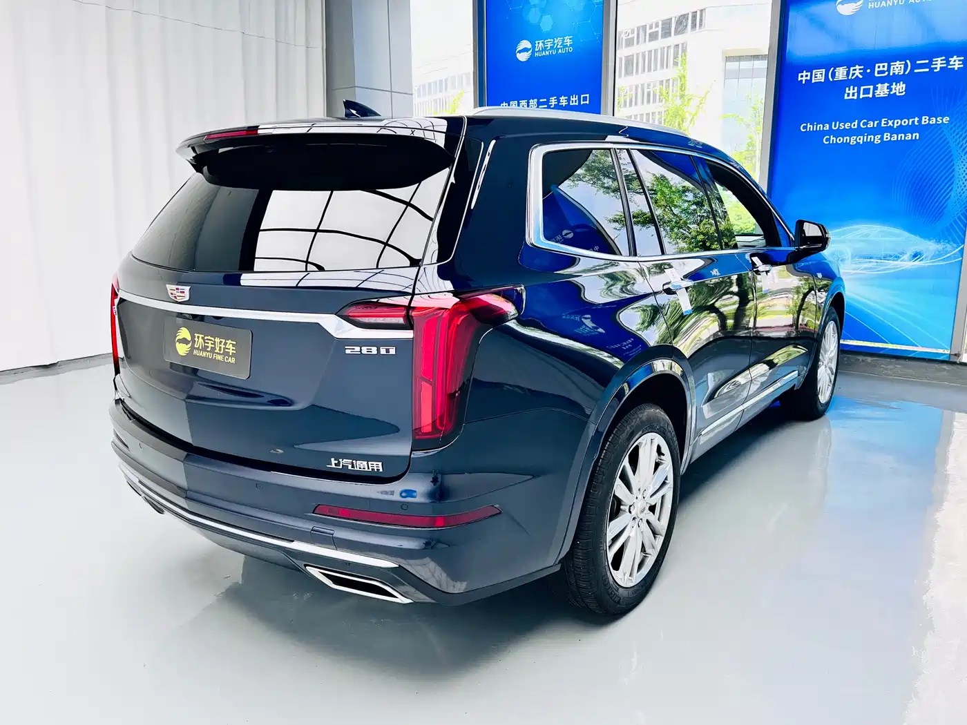 CADILLAC XT6