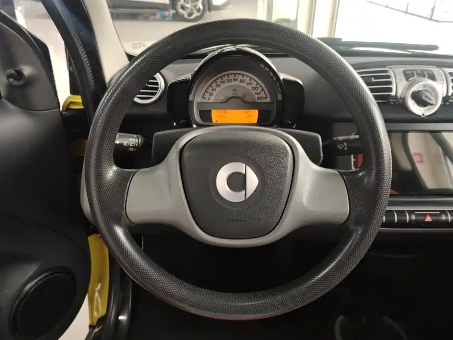 smart fortwo 2013 2013 1.0 MHD New Year Special Edition