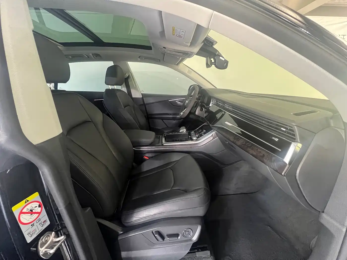 Audi Q8 2022 55 TFSI Luxury Dynamic фото 17