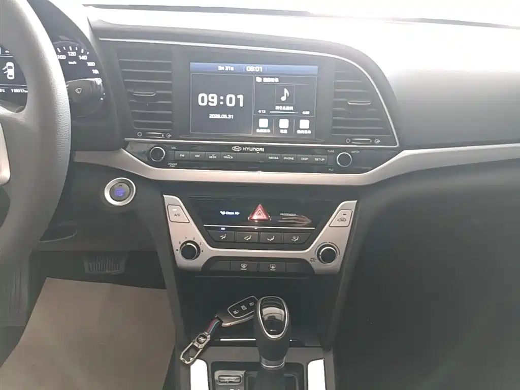 Hyundai Elantra 2016 Model 1.6L Automatic Smart Elite фото 13