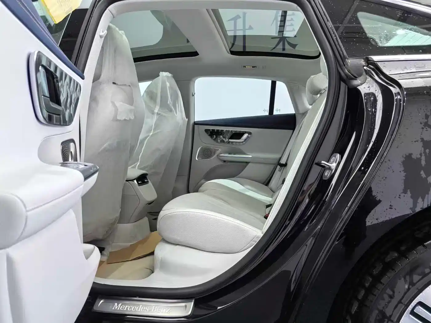 Mercedes-Benz EQE 2025 Model 500 4MATIC Luxury Edition фото 3