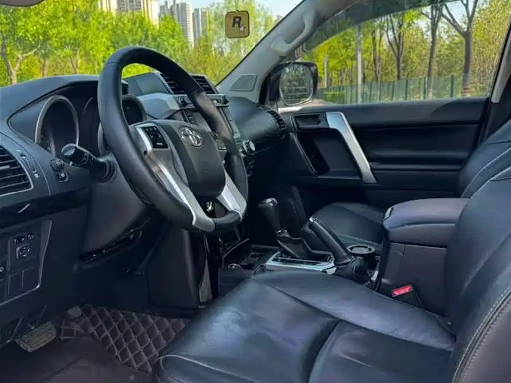 Toyota Prado 2015 2.7L Automatic Luxury фото 2