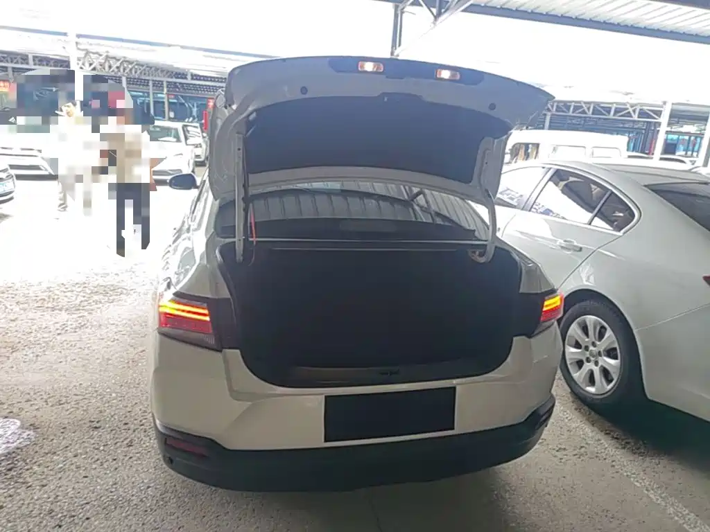 Venucia D60 2018 2018 1.6L CVT Smart Elite Edition