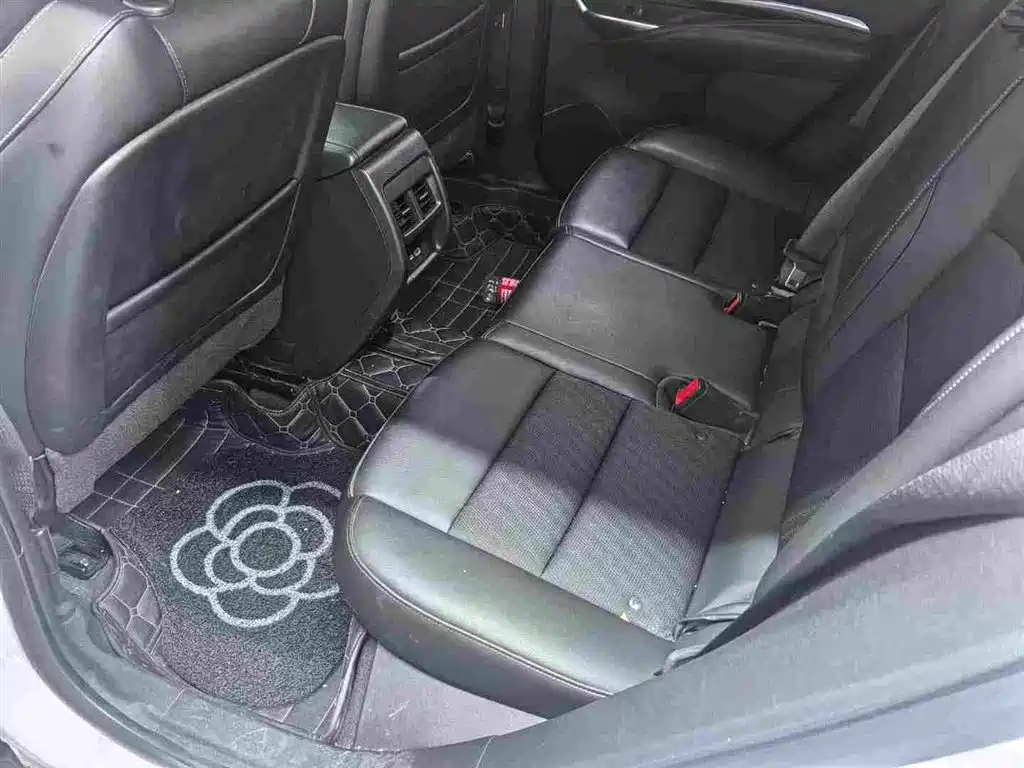 Cadillac XT4 2022 28T FWD Style фото 3
