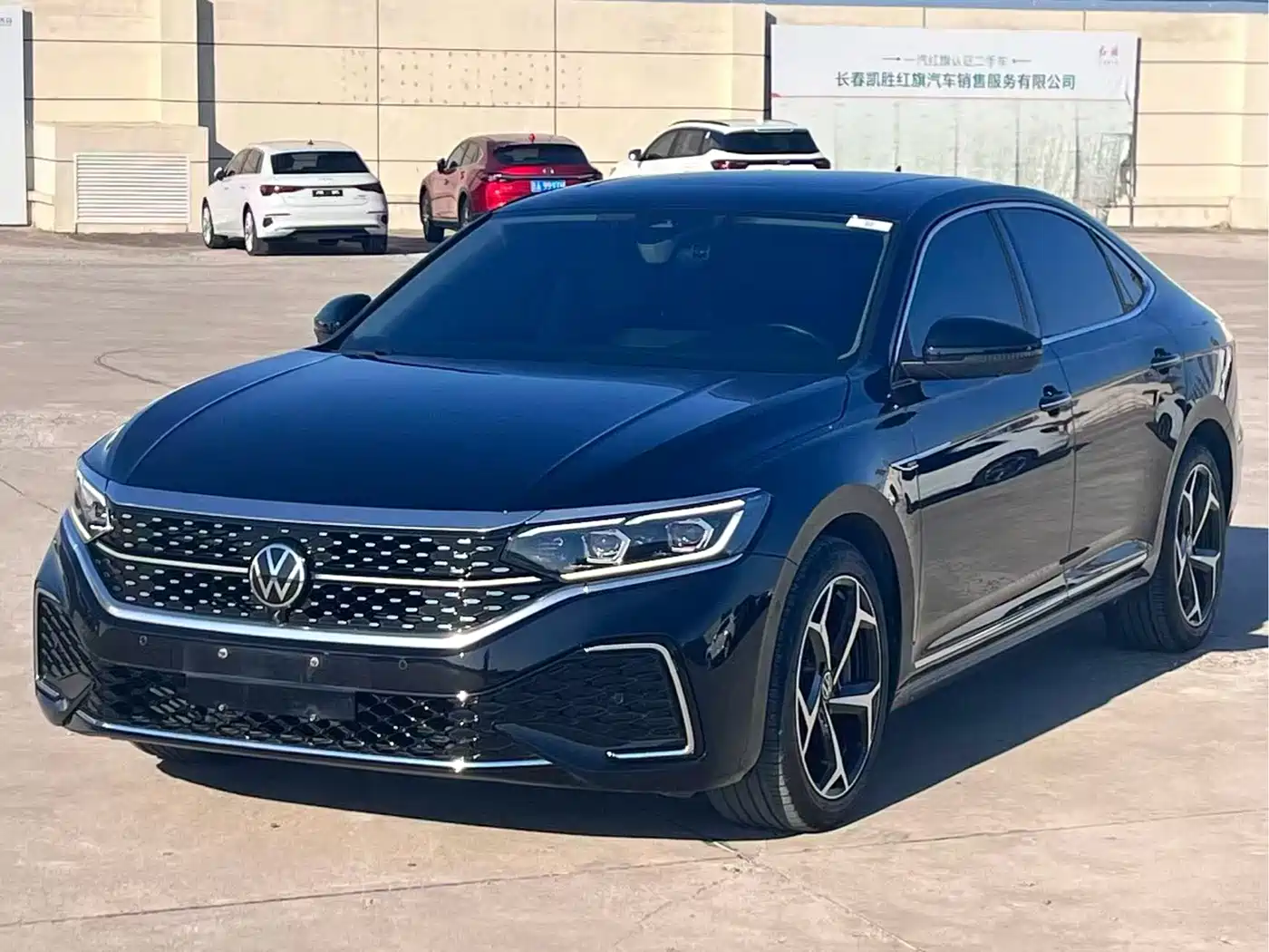 Volkswagen Passat 2023 330TSI Luxury Edition