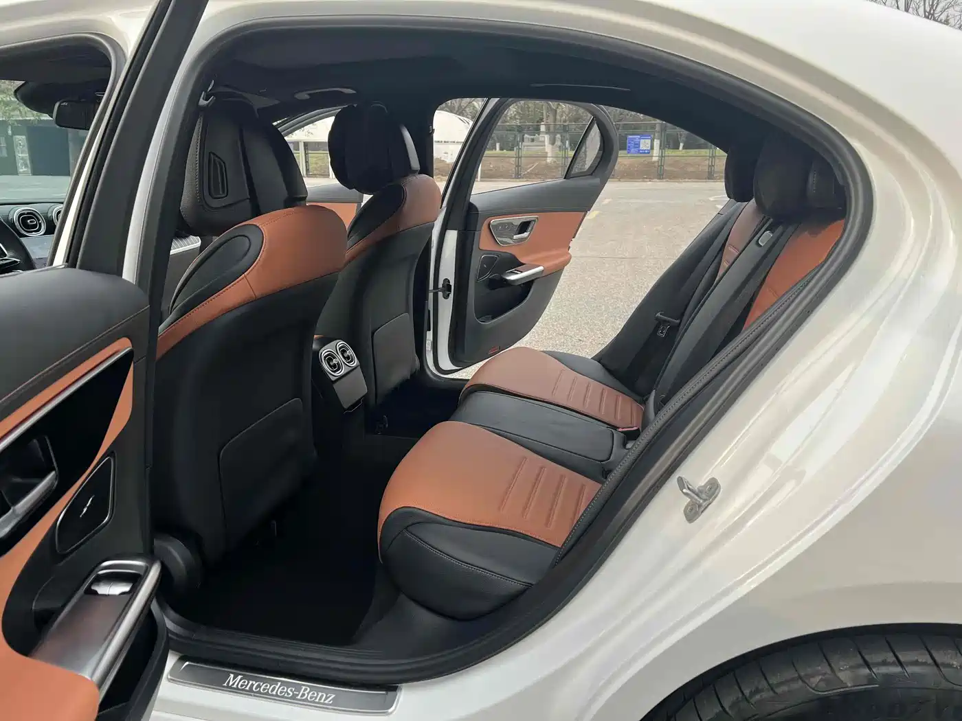 Mercedes-Benz C-Class 2024 C 260 L Night Edition Sport фото 7