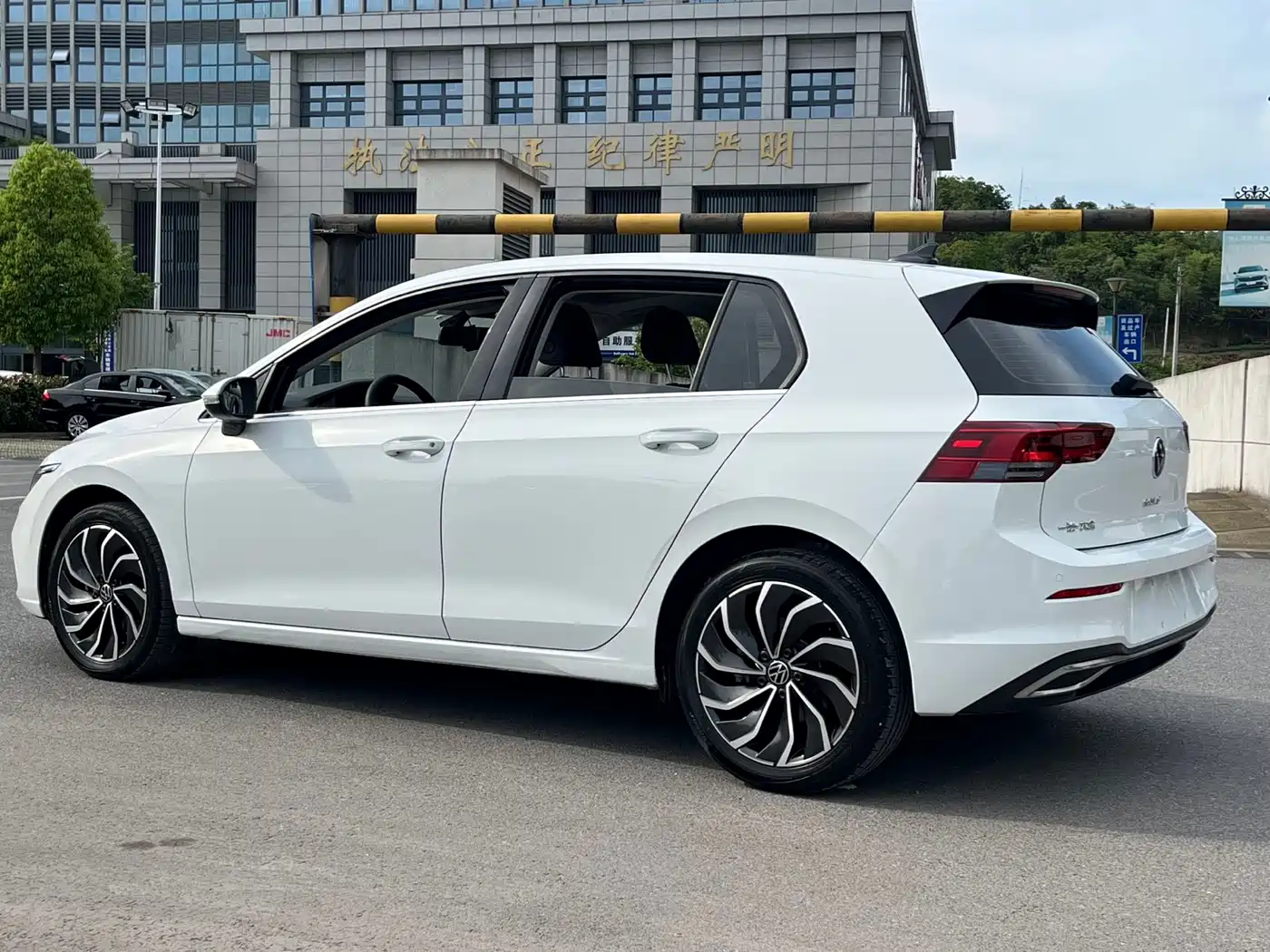 Volkswagen Golf 2023 280TSI DSG Pro фото 14