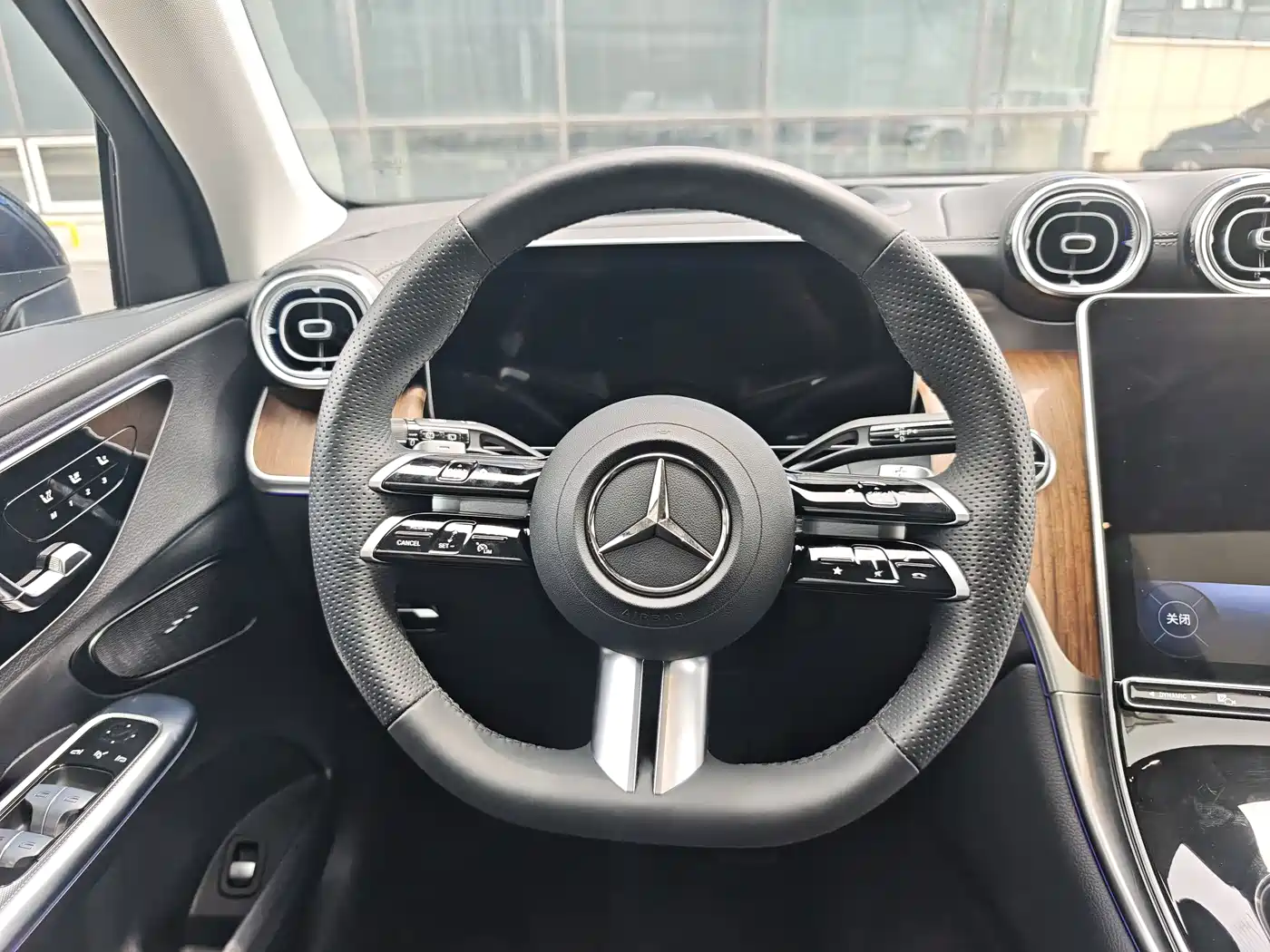 Mercedes-Benz GLC 2026 GLC 300 L 4MATIC Sport 7-Seater фото 12