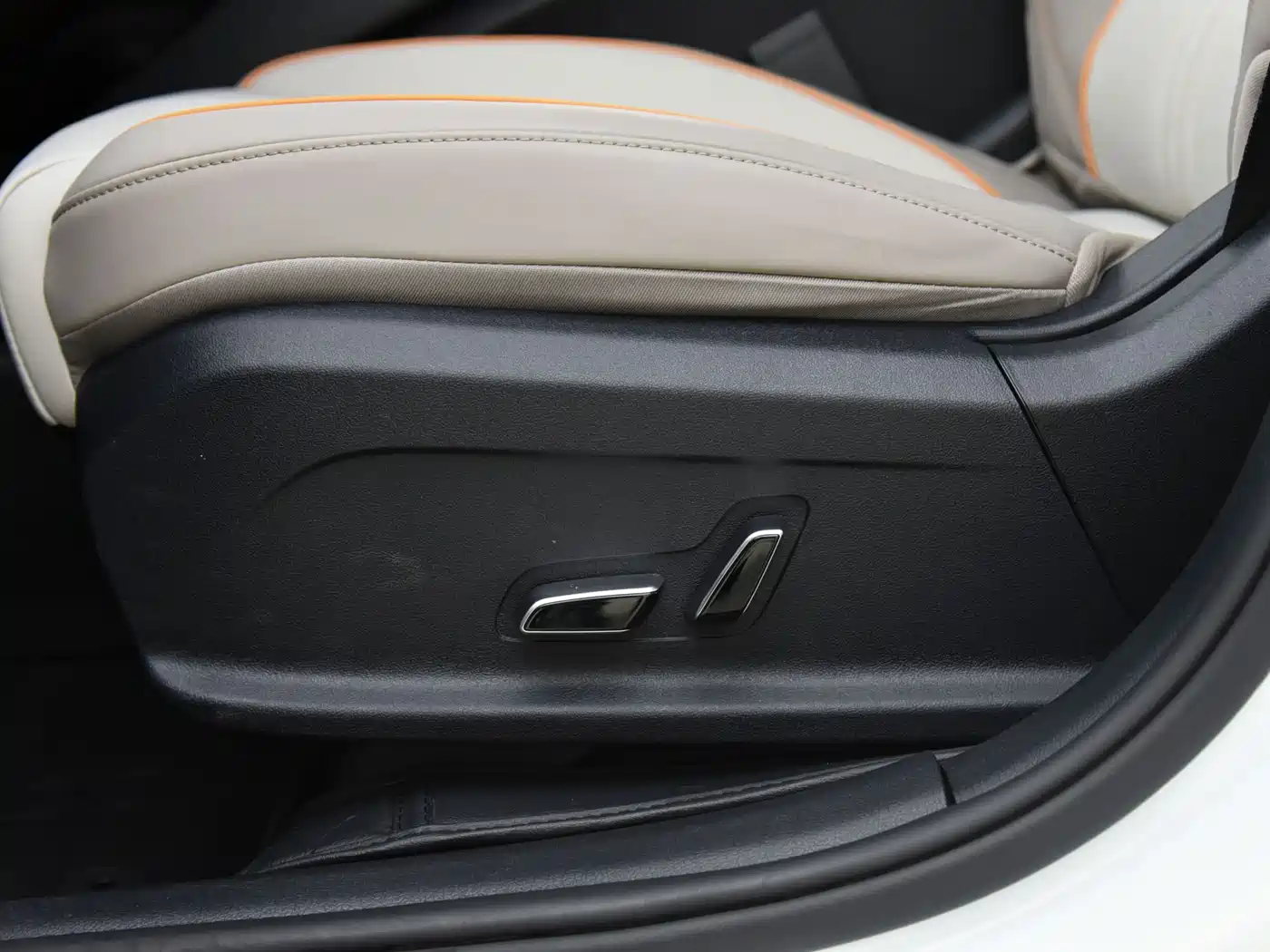 BYD Song Pro New Energy 2023 Champion Edition DM-i 71KM Leading Type фото 15