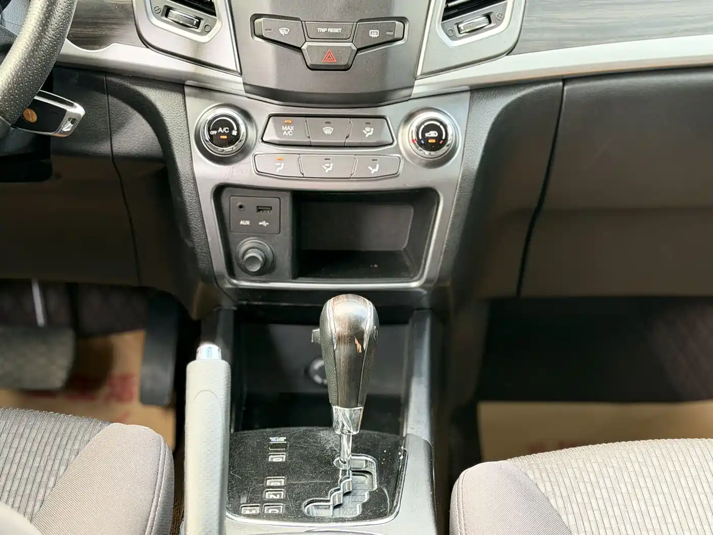 SsangYong Korando 2018 2015 2.0L 2WD Automatic Pure Edition