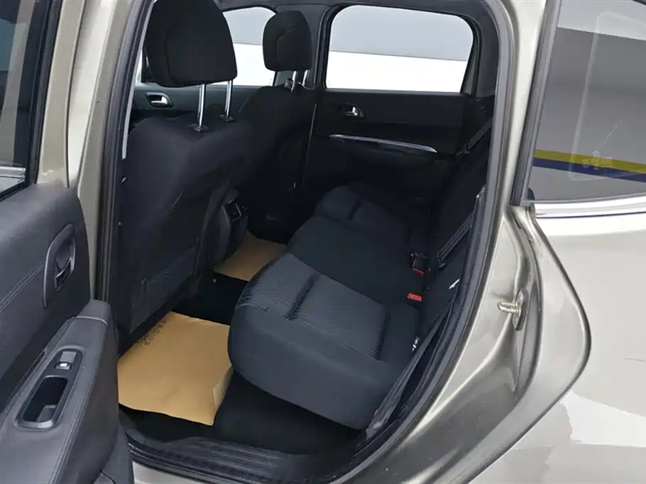Peugeot 3008 2015 1.6THP Automatic Classic Edition фото 11
