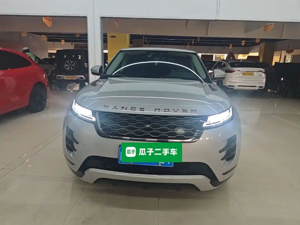 Land Rover Range Rover Evoque 2021 Range Rover Evoque L 249PS R-Dynamic SE Luxury Edition фото 3