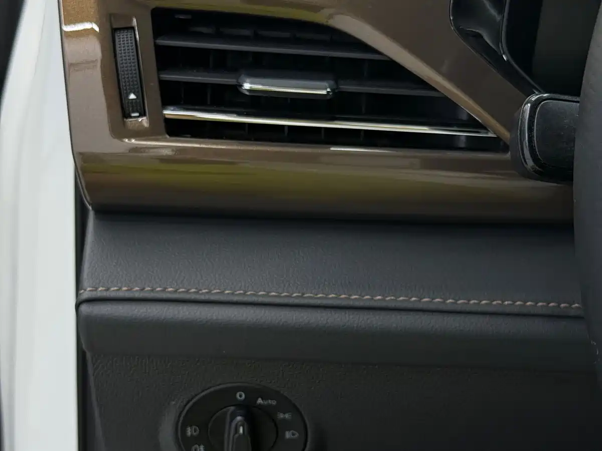 Volkswagen Tharu 2022 280TSI FWD Luxury Edition фото 13