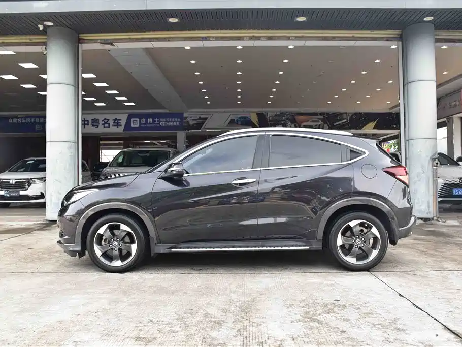 Honda Vezel 2015 2015 1.8L CVT 4WD Flagship Model