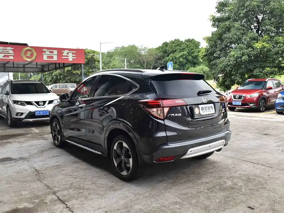 Honda Vezel 2015 2015 1.8L CVT 4WD Flagship Model