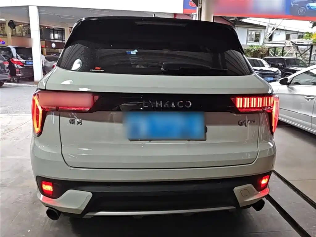 Lynk & Co 01 2017 2.0T AWD Pro фото 6