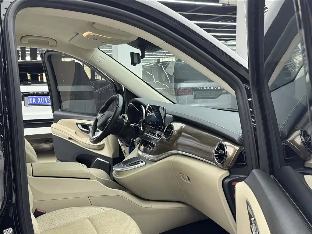 Mercedes-Benz V-Class 2021 V 260 L Long Wheelbase Luxury Edition фото 9