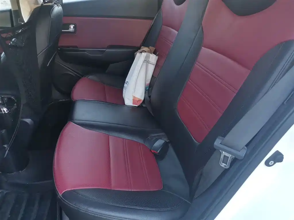 Kia K2 2015 Hatchback 1.4L AT GLS Cool Edition фото 13