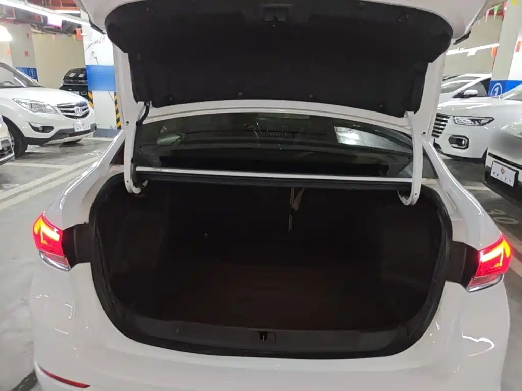 Фото 19 - Buick Excelle