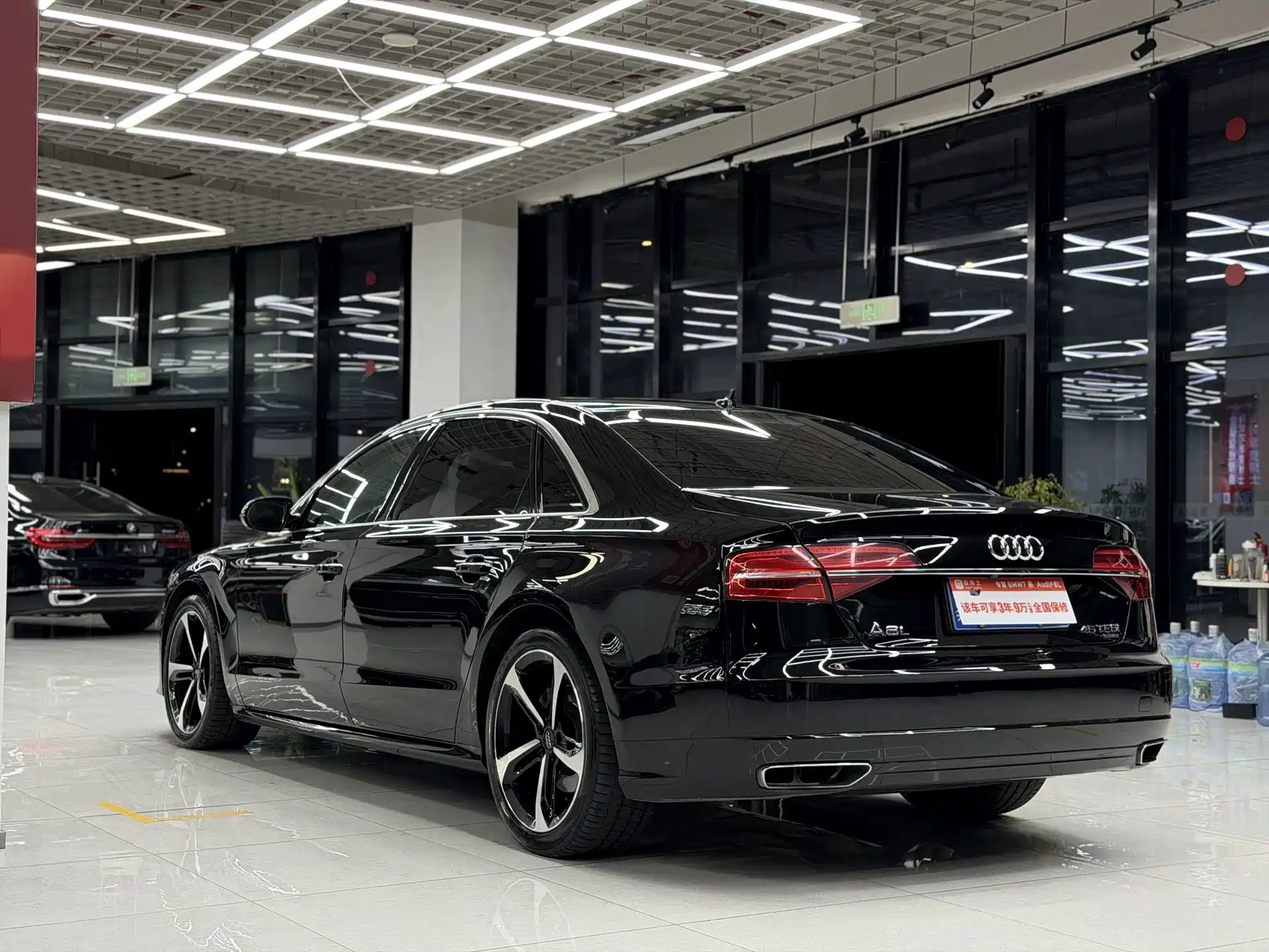 Photo 4 - Audi A8