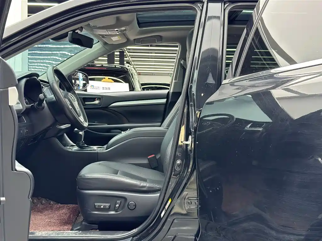 Toyota Highlander 2018 2.0T 4WD Luxury 7-seater China VI фото 8