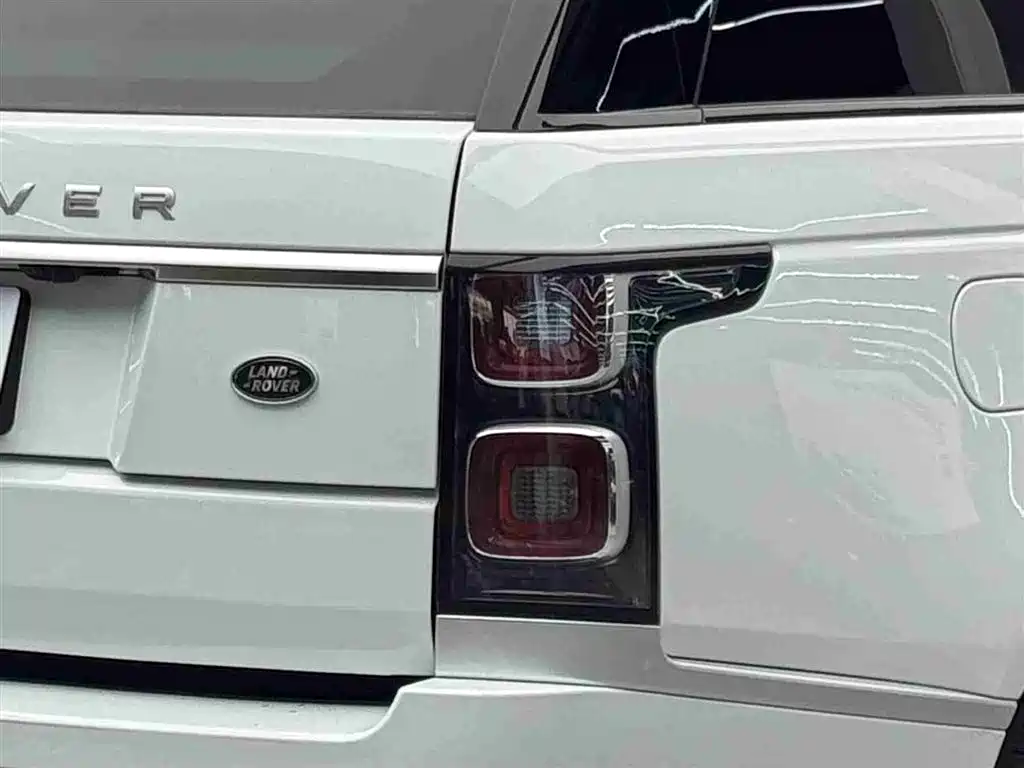 Land Rover Range Rover 2021 3.0 L6 Heritage Edition фото 17