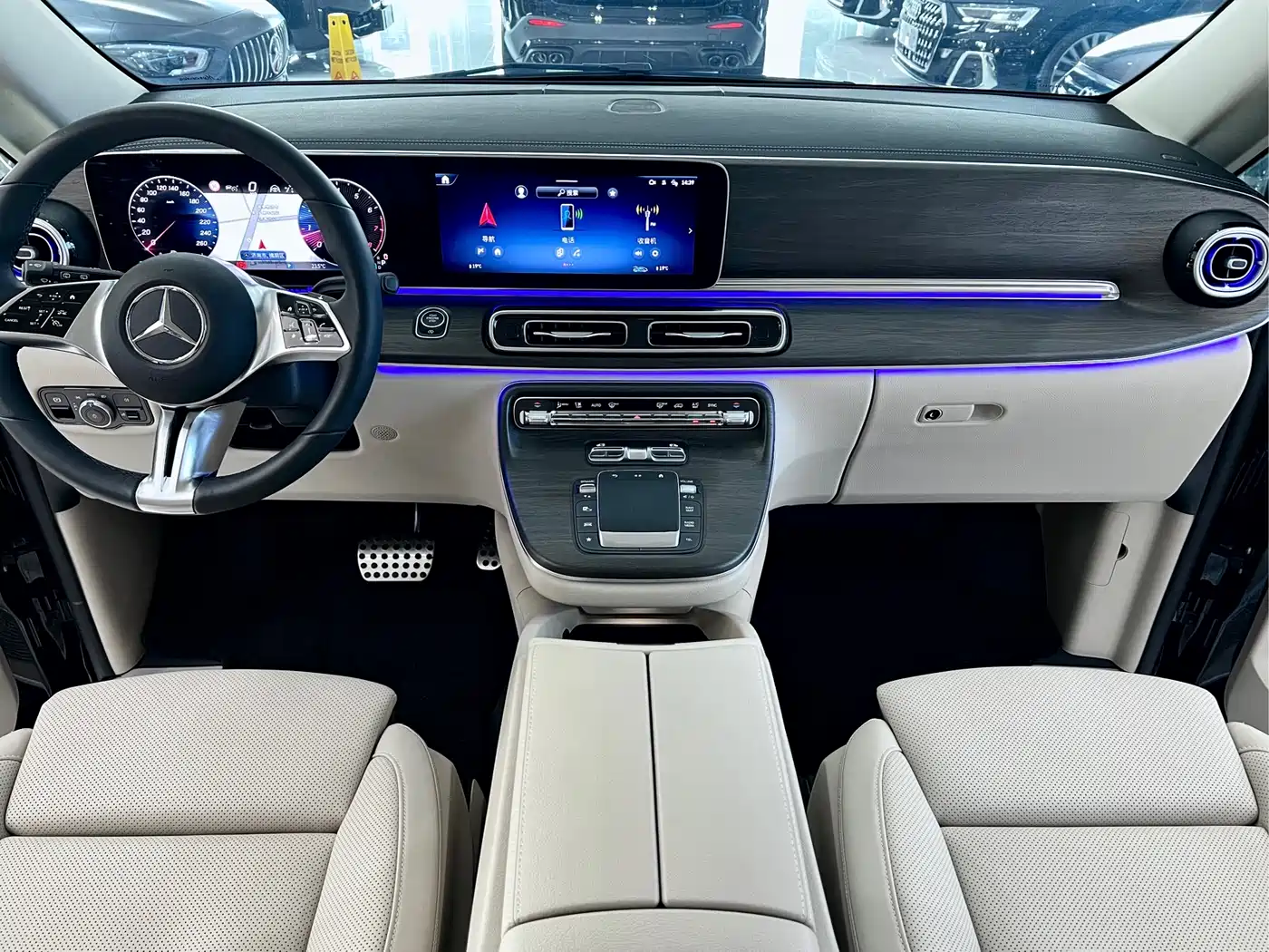 Mercedes-Benz V-Class 2024 V 300 L Long Wheelbase Luxury Edition фото 9