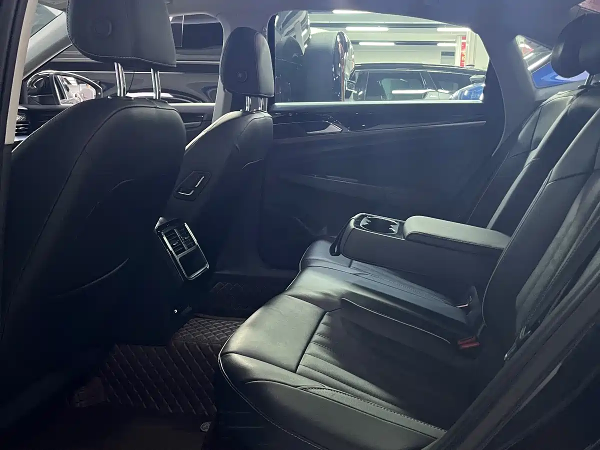 Volkswagen Passat 2022 330TSI Elite Edition фото 11