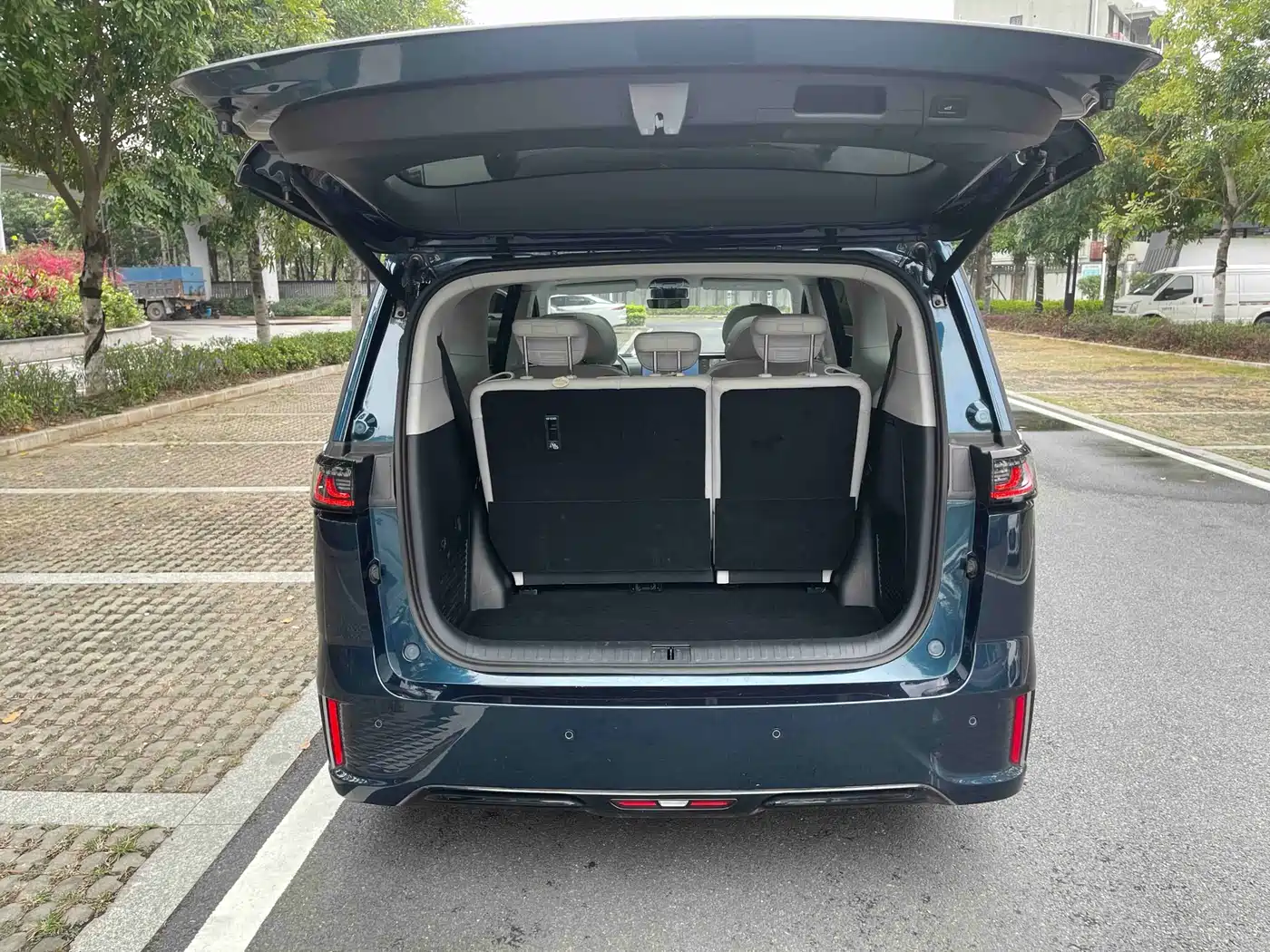Voyah Auto Voyah Dreamer 2025 PHEV AWD Flagship Kunpeng Edition фото 9