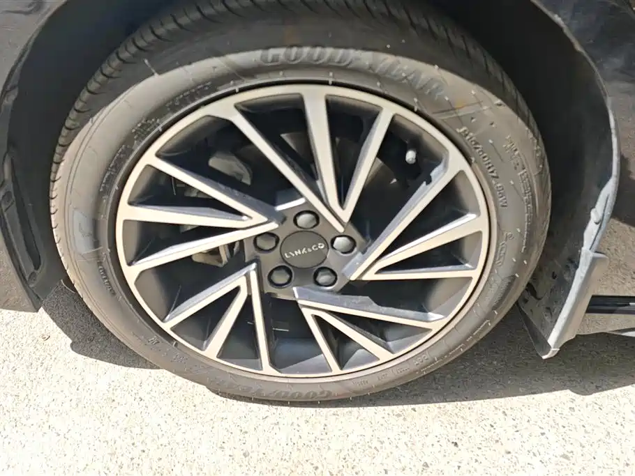 Lynk & Co 03 2021 2.0TD Auto Jin Plus фото 6