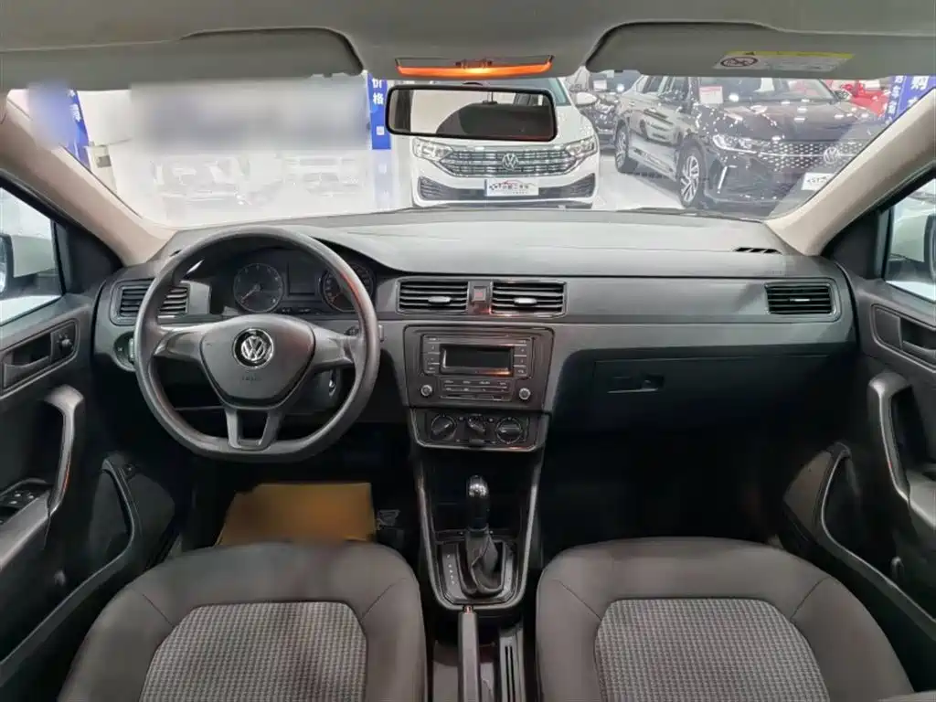 VOLKSWAGEN SANTANA