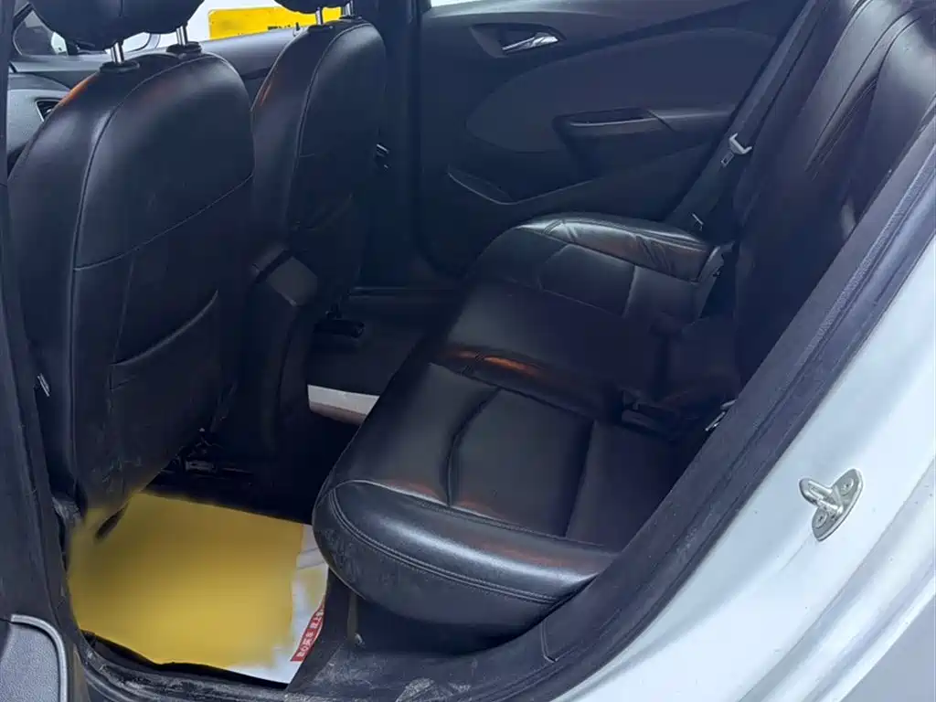 Chevrolet Cruze 2018 320 Automatic Pioneer Sunroof Edition фото 16