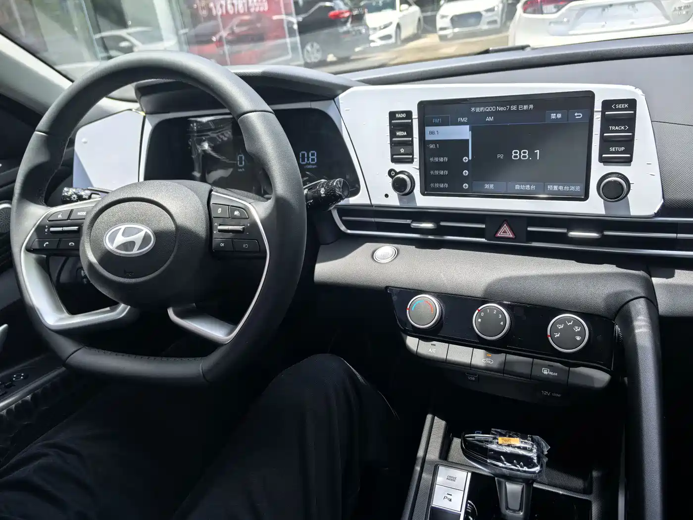 Hyundai Elantra 2023 1.5L CVT GLX Elite Edition фото 9