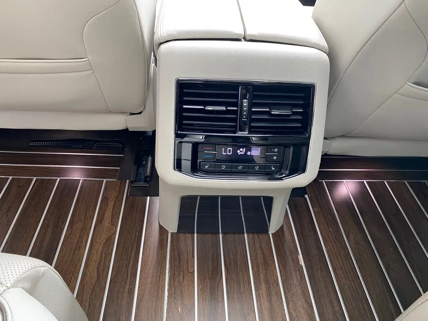 Volkswagen Viloran 2020 2020 380TSI Premium