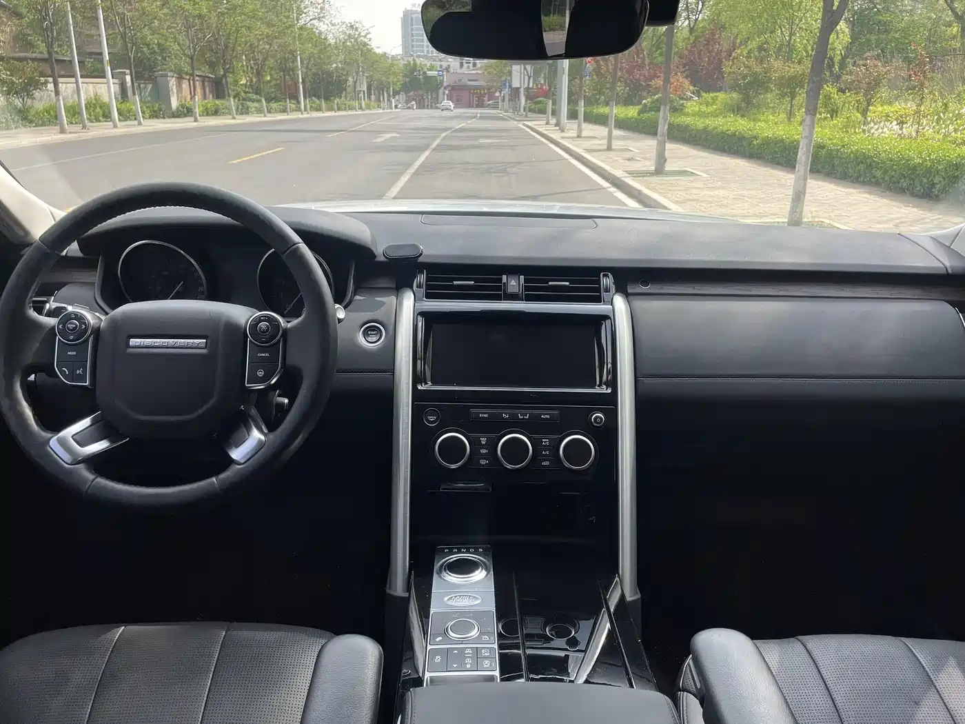 Land Rover Discovery 2017 3.0 SC V6 HSE фото 13